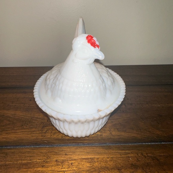 Vintage Kemple White Milk Glass Hen Chicken on Nest Covered Dish Farmhouse Decor - Picture 2 of 14